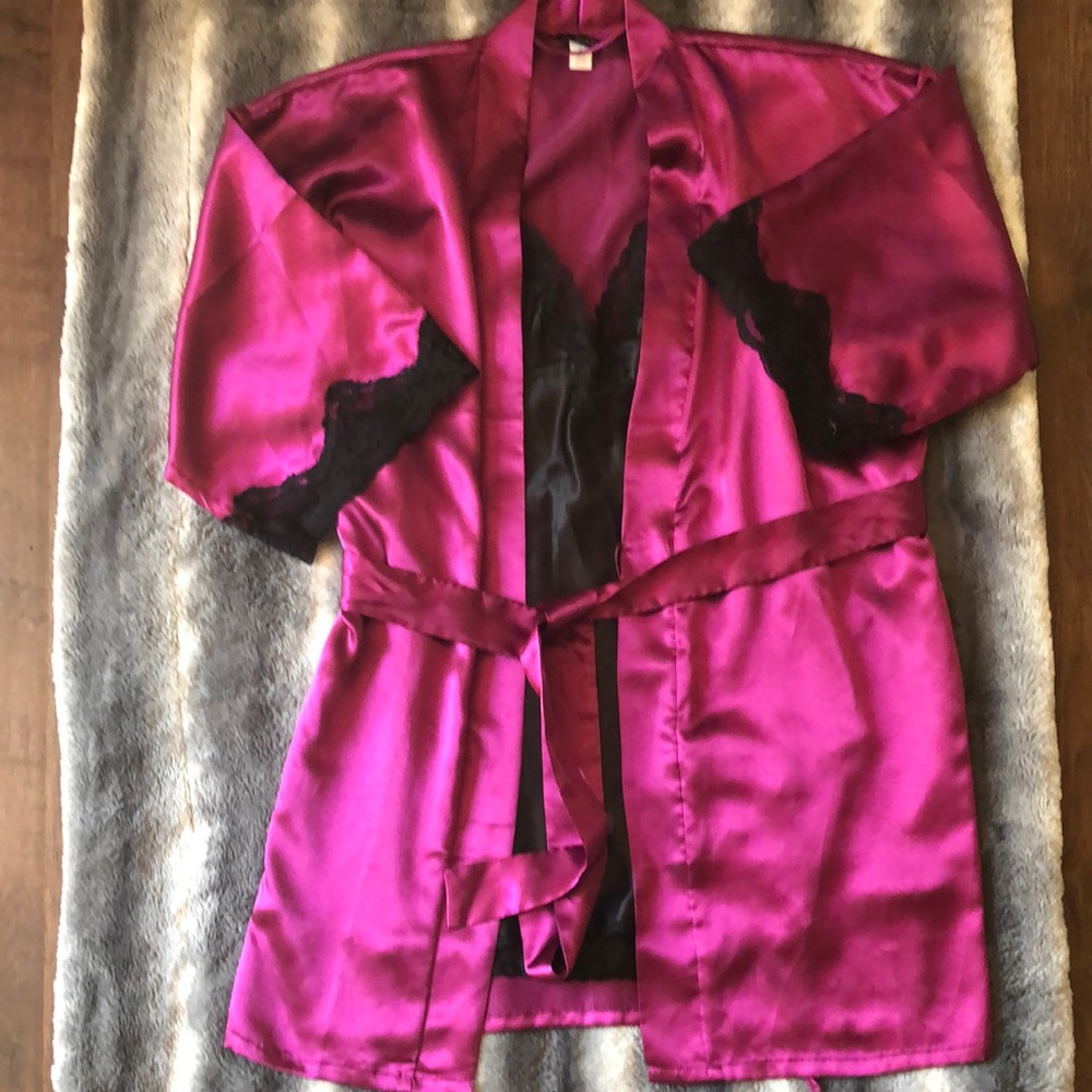 Frederick’s of Hollywood Robe & Nightie Set